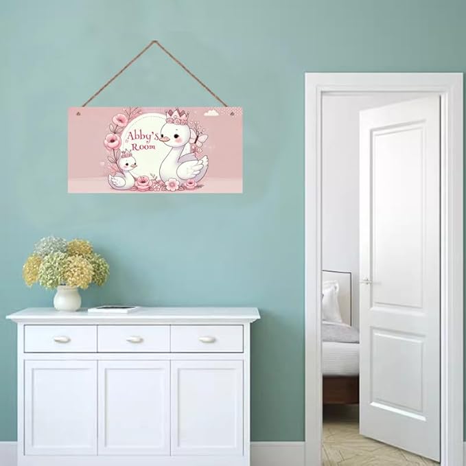 Personalized Swan Signs for Girls Room Bedroom Door Hanging Wooden Signs Custom Baby Name Flowers Floral Door Hanger Baby Nursery Room Customized Kids Room Décor