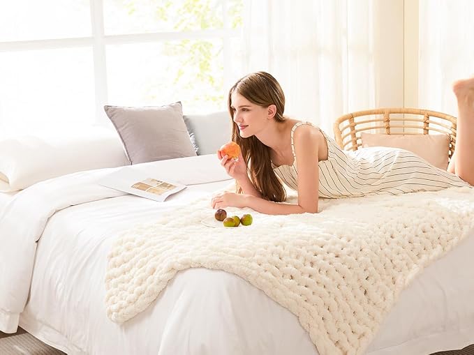 L'AGRATY Chunky Knit Throw Blanket - Image 5