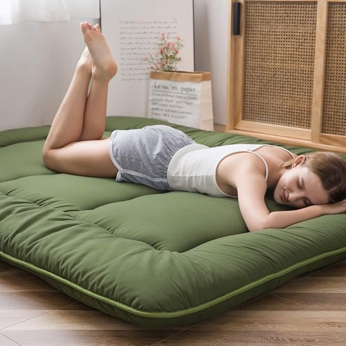 MAXYOYO Japanese Floor Mattress Futon Mattress, Thicken Tatami Mat Shiki Futon Sleeping Pad Foldable Roll Up Mattress Guest Mattress Pad Floor Lounger Bed, Green, King