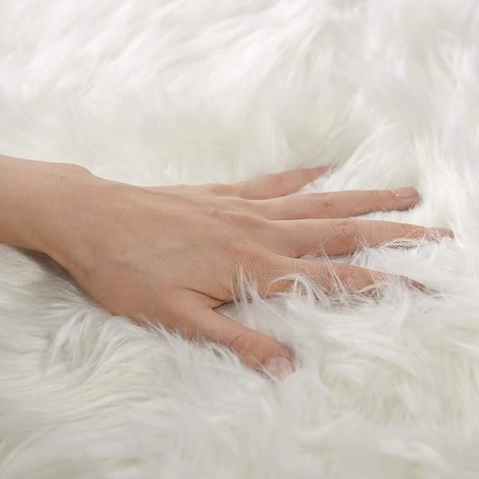 SERISSA 5x5 Fluffy White Round Faux Fur Area Rug - Image 4