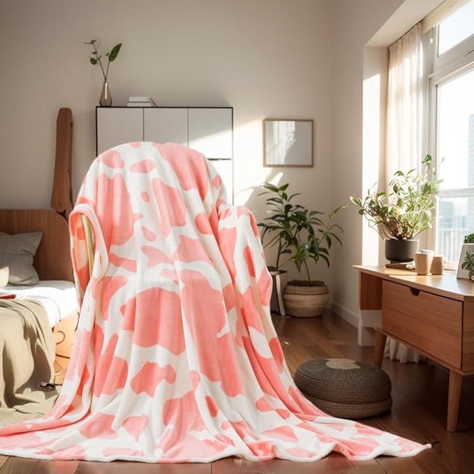 Flannel Cow Print Blanket Travel Size - Premium Lightweight Anti-Static Super Soft Cow Blankets, Lightweight Microfiber Winter Warm Cow Print Throw Blanket 50" x 60"(Pink Cow)
