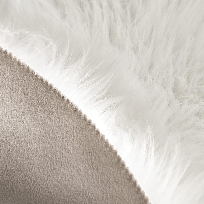 MIULEE Fluffy Area Rug 2'x3' Cloud Faux Fur Sheepskin Rug - Image 3