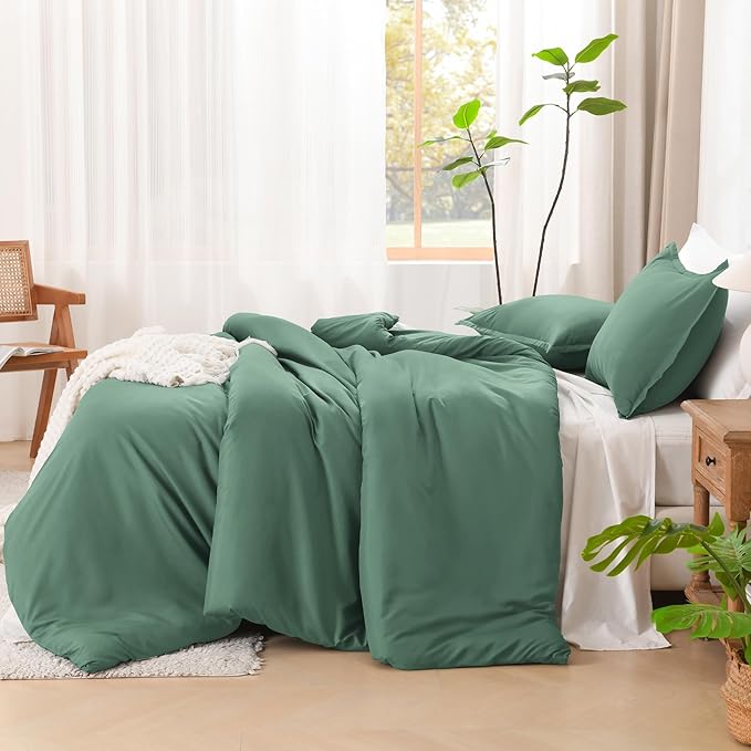Litanika Comforters Full Size Haze Green, 3 Pieces Lightweight Solid Bedding Set & Collections, All Season Fluffy Bed Set (79x90 Inches Comforter & 2 Pillowcases)