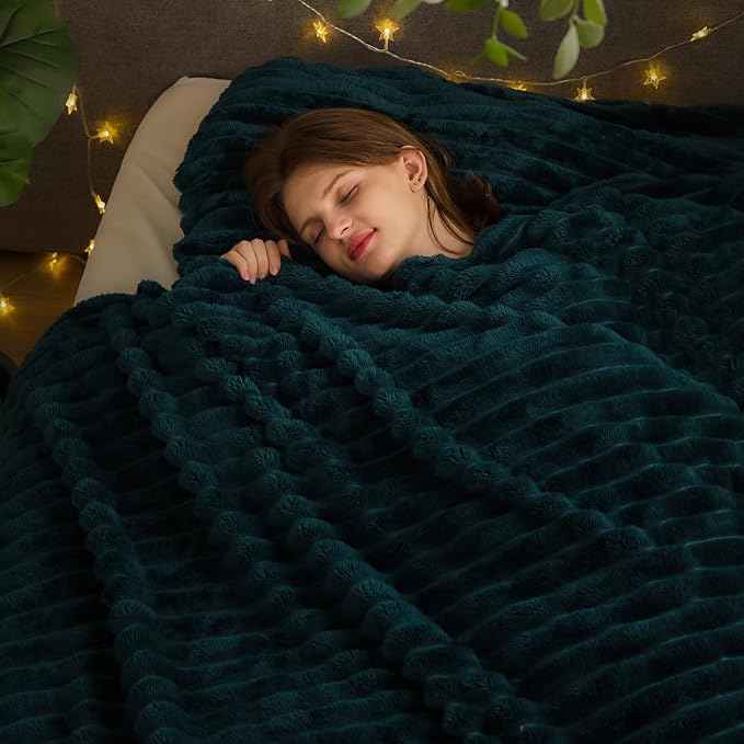 NEWCOSPLAY Fleece Ribbed Cozy King Blanket - Image 2