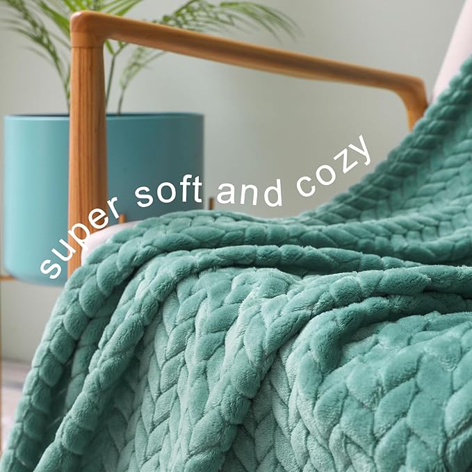 Exclusivo Mezcla Fleece King Size Blanket for Bed, 90x104 Inches Soft Cozy Jacquard Flannel Blankets, Lightweight Fuzzy Plush Warm for Winter, Celadon