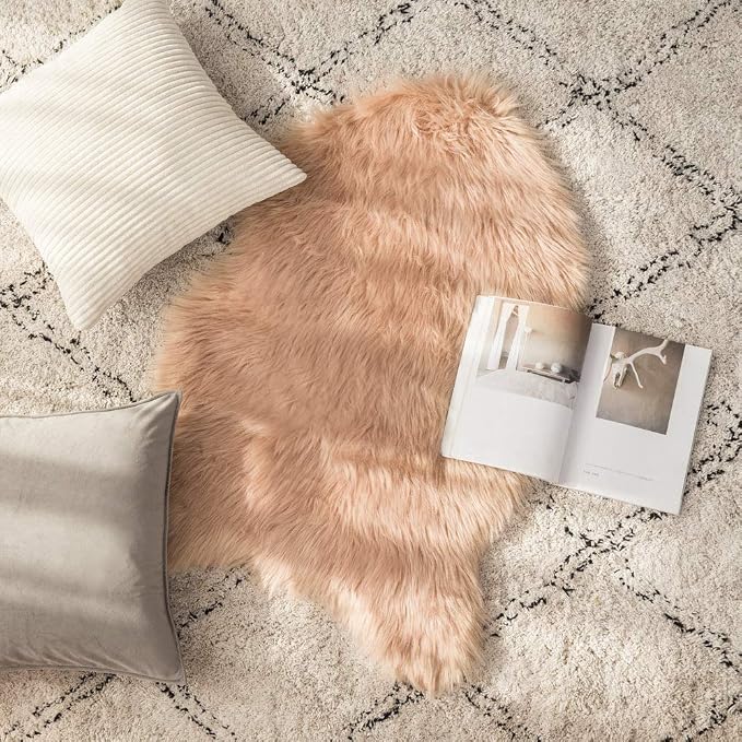 MIULEE Fluffy Area Rug 2x3 ft Faux Fur Sheepskin Rug - Image 7