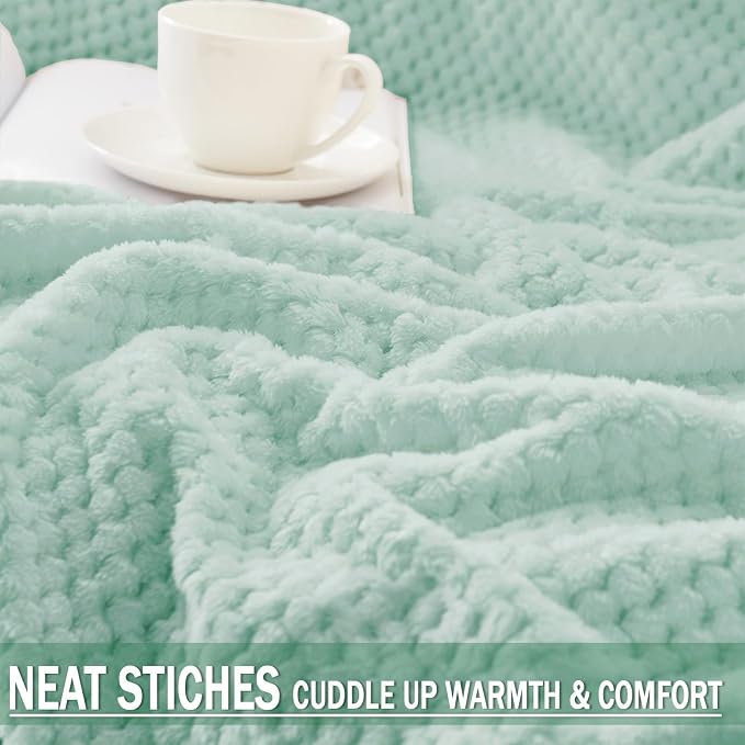 Exclusivo Mezcla Large Waffle Fleece Throw Blanket - Image 3
