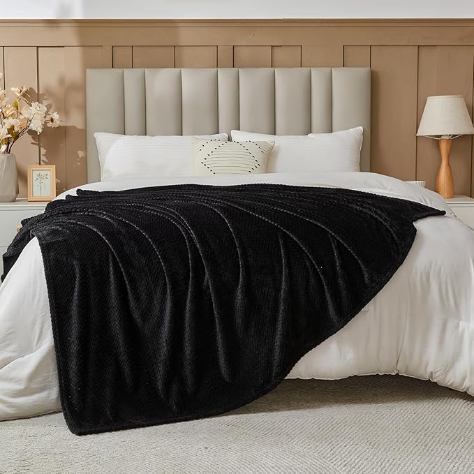 NEWCOSPLAY Super Soft King Blanket Black Premium Silky Flannel Fleece Leaves Pattern Lightweight Bed Blanket All Season Use (Black, King(90"x110"))