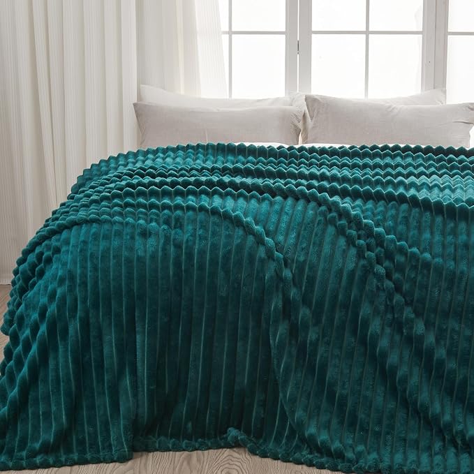 NEWCOSPLAY Fleece Ribbed Cozy Throw Blanket - Image 9