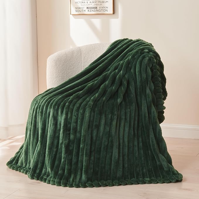 NEWCOSPLAY Fleece Ribbed Cozy King Blanket - Image 9