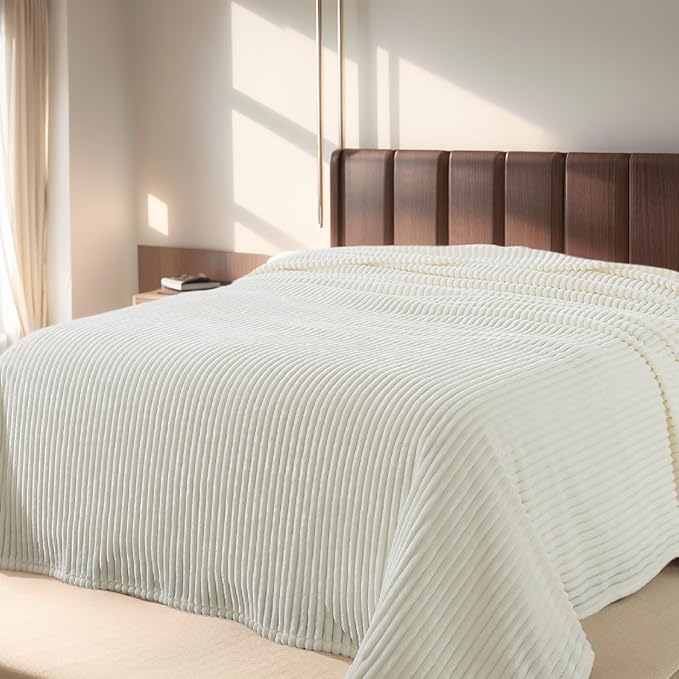 Richave Cuddly Blanket King Size,Premium Lightweight Anti-Static Fluffy Fleece Blanket with Striped Pattern for King Calking Bed, 90x108 Inches,Cream