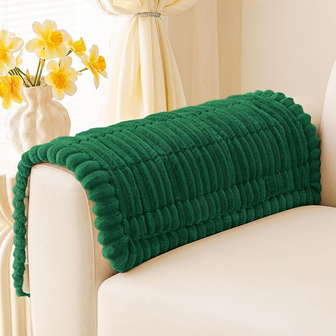 Couch Cover for Dogs, Washable Non Slip Plush Flannel Sofa Protector | Thick by hyha