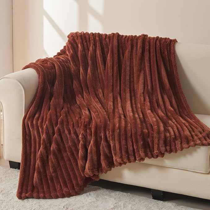 NEWCOSPLAY Fleece Ribbed Cozy Twin Blanket - Image 3