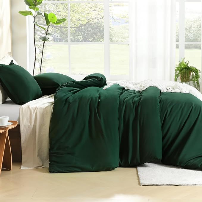 Litanika Comforters Emerald Green Oversized Queen Size, 3 Pieces Lightweight Solid Bedding Comforter Set, All Season Fluffy Bed Set (98x98In Comforter & 2 Pillowcases)