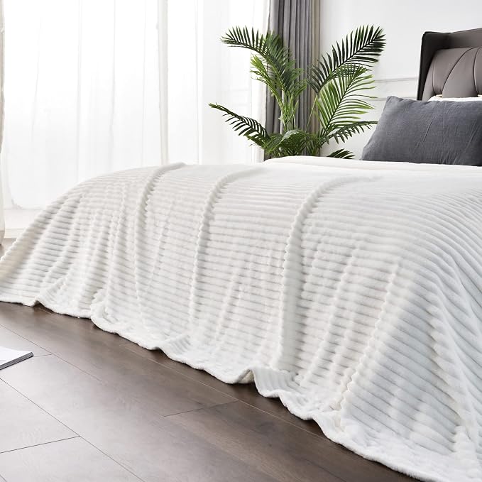 BEDELITE Ribbed Jacquard Off White Blankets Queen Size by BEDELITE