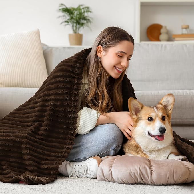 BEDELITE 3D Ribbed Dark Brown Fleece Throw Blanket - Image 7