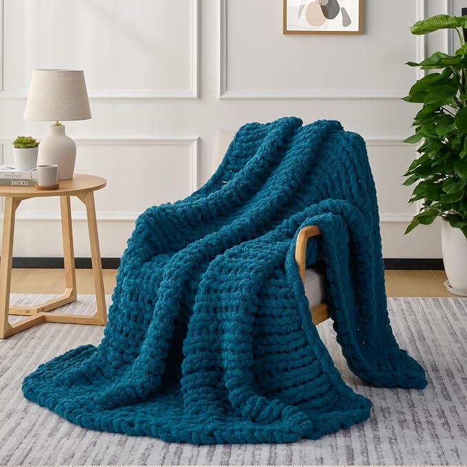 L'AGRATY Chunky Knit Throw Blanket - Image 4