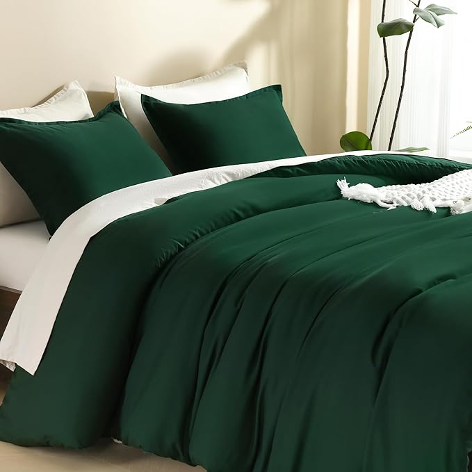 Litanika Oversized King Comforters Emerald Green Super King Size, 3 Pieces Lightweight Solid Bedding Comforter Set, All Season Fluffy Bed Set (120x120In Comforter & 2 Pillowcases)