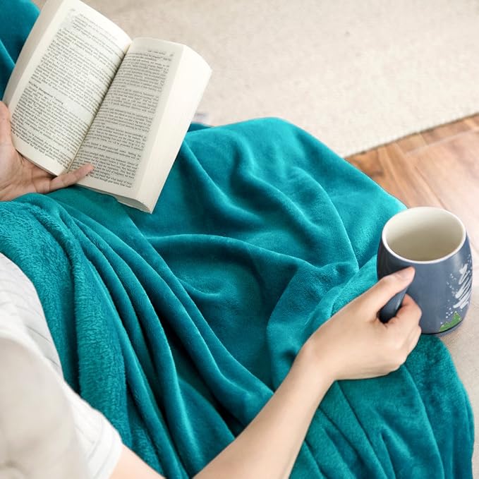 Bedsure GentleSoft Fleece Blanket Twin Size Teal - Image 10