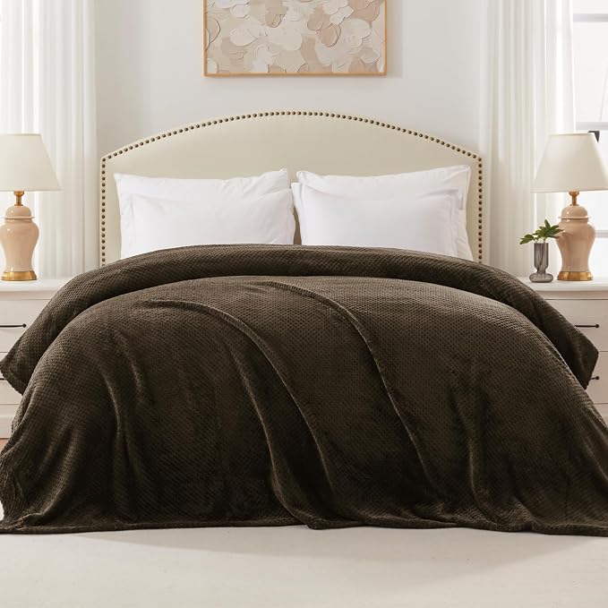 Exclusivo Mezcla Soft Waffle Fleece Bed Blanket King Size, Coffee | Lightweight - Image 5