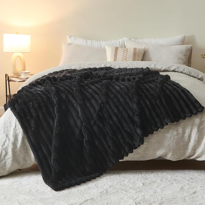NEWCOSPLAY Fleece Ribbed Cozy Twin Blanket - Image 9