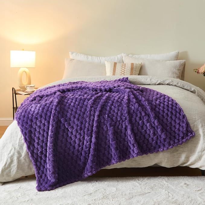NEWCOSPLAY Fleece Clouds Cozy Twin Blanket - Image 9