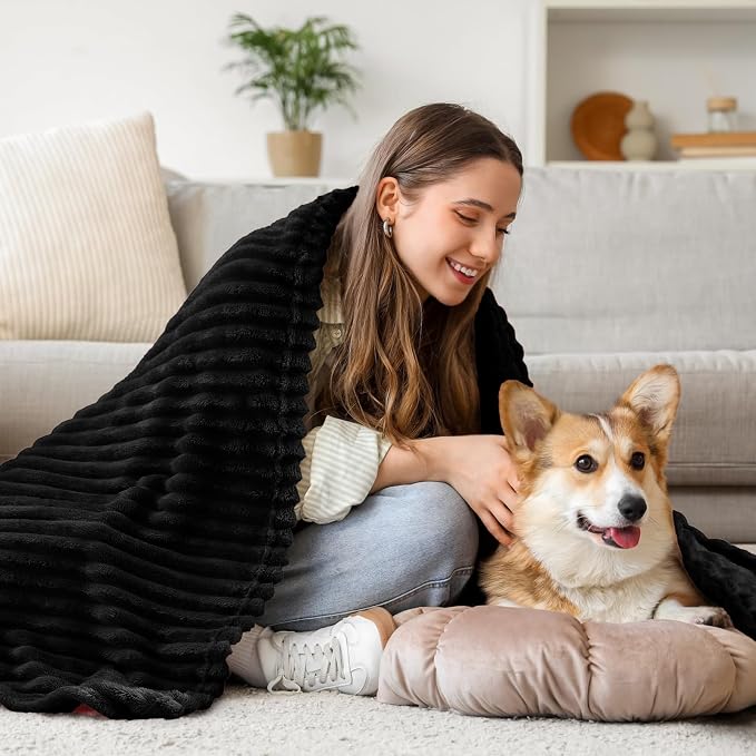 BEDELITE Ribbed Jacquard Black Fleece Throw Blanket - Image 7
