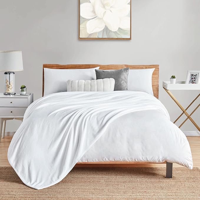 Walensee Fleece Blanket Plush Throw Fuzzy Lightweight (King Size 108x90 White) Super Soft Microfiber Flannel Blankets for Couch, Bed, Sofa Ultra Luxurious Warm and Cozy for All Seasons