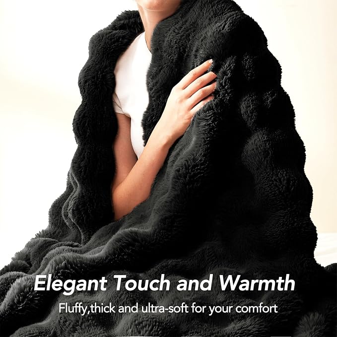 L'AGRATY Faux Rabbit Fur Throw Blanket - Image 5
