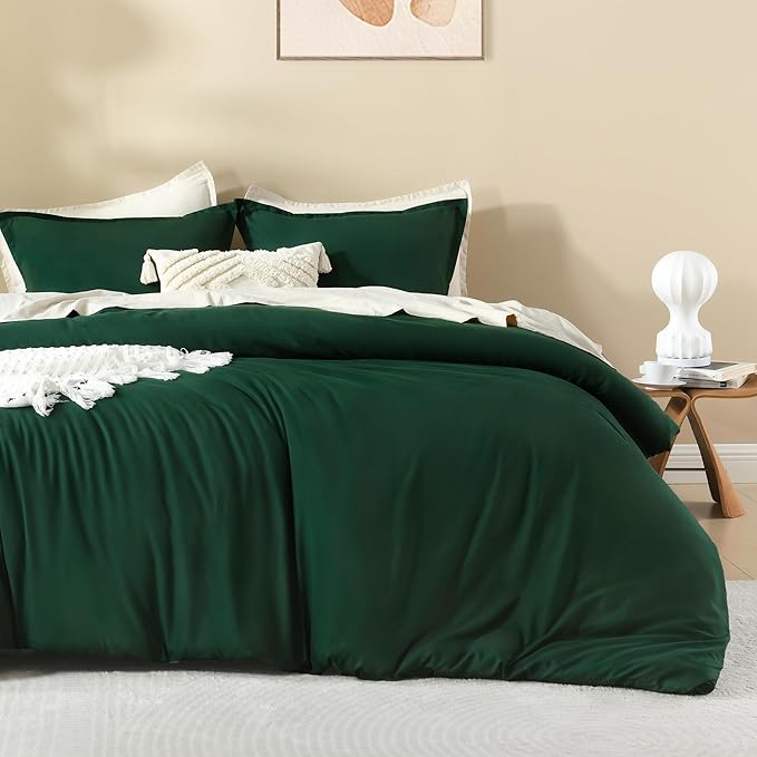 Litanika Oversized King Comforters Emerald Green Super King Size, 3 Pieces Lightweight Solid Bedding Comforter Set, All Season Fluffy Bed Set (120x120In Comforter & 2 Pillowcases)