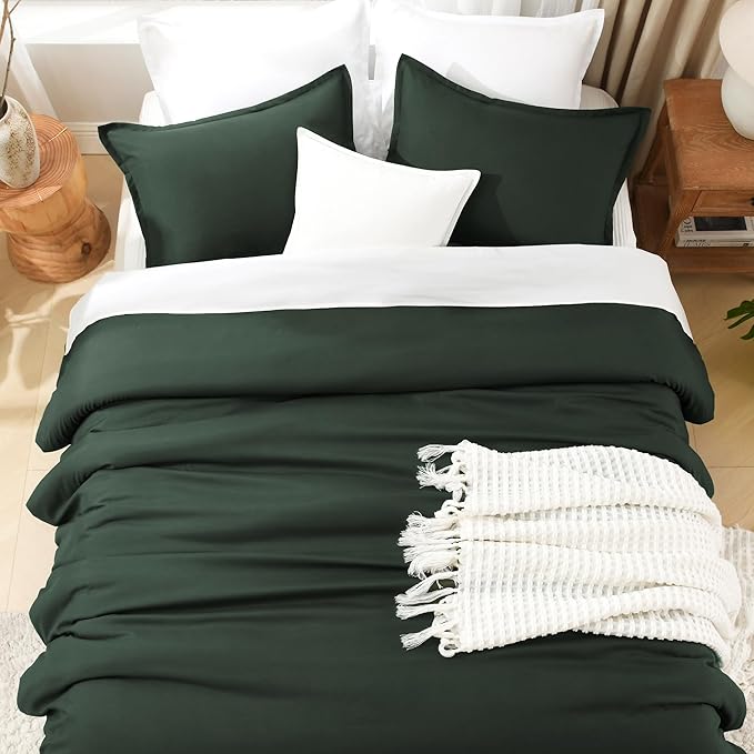 Litanika Forest Green Comforter Set Queen Size, 3 Pieces Lightweight Solid Bedding Comforter Set, All Season Fluffy Bed Set (90x90In Comforter & 2 Pillowcases)