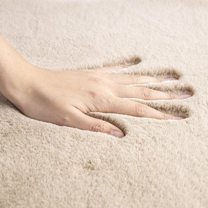 Ashler Faux Fur Rug, Ultra Soft Faux Rabbit Fur, 4 x 6 Feet Rectangle, Machine - Image 5
