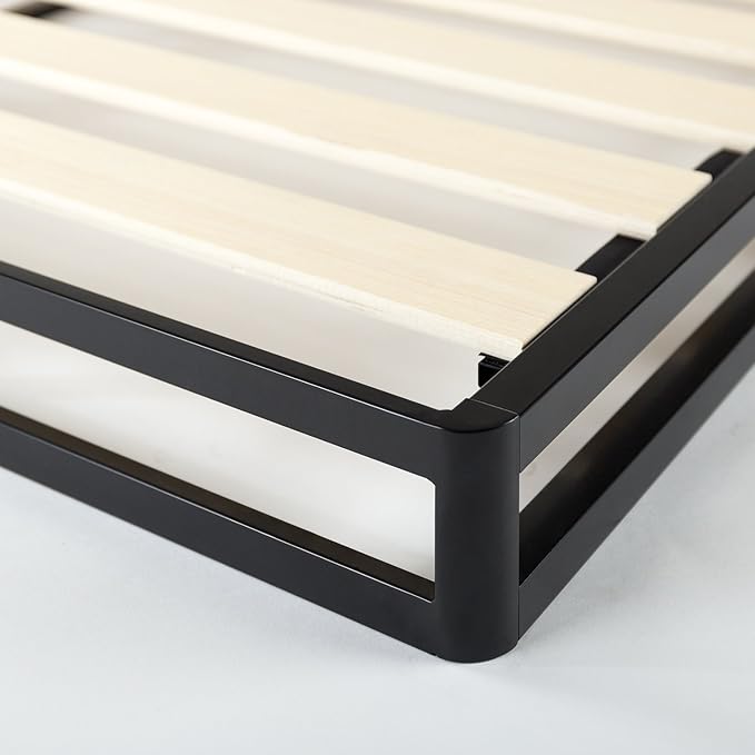 ZINUS Metal Box Spring with Wood Slats, 4 Inch Mattress Foundation, Sturdy Steel Structure, Easy Assembly, Queen