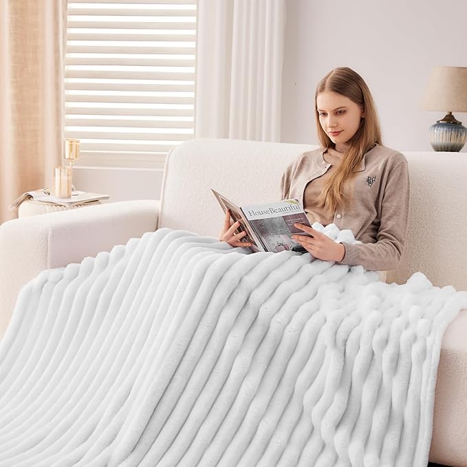 NEWCOSPLAY Fleece Ribbed Cozy Throw Blanket - Image 4