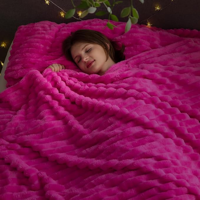 NEWCOSPLAY Fleece Ribbed Cozy Queen Blanket - Image 2