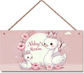 Personalized Swan Signs for Girls Room Bedroom Door Hanging Wooden Signs Custom Baby Name Flowers Floral Door Hanger Baby Nursery Room Customized Kids Room Décor
