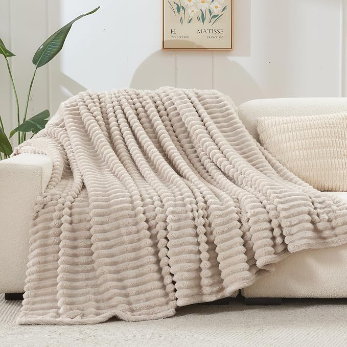 NEWCOSPLAY Fleece Ribbed Cozy Queen Blanket - Image 8