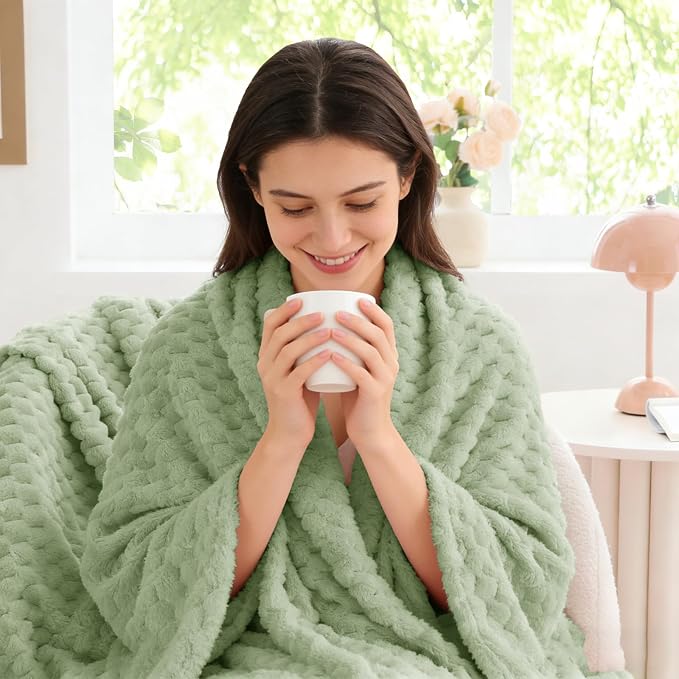 BEDELITE Sage Green Throw Blanket - Image 4