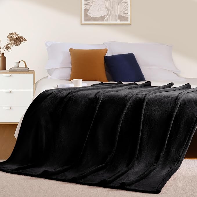 BEAUTEX Fleece Blanket King Size Super Soft Flannel Throw Blanket Lightweight Fuzzy Plush Blanket for Couch Sofa or Bed All Seasons (Black, 108" x 90")