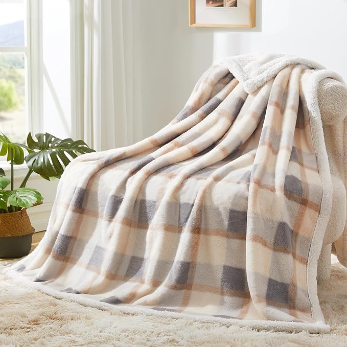 PU MEI Super Soft Faux Rabbit Fur Sherpa Fleece Throw Blanket, Reversible - Image 7
