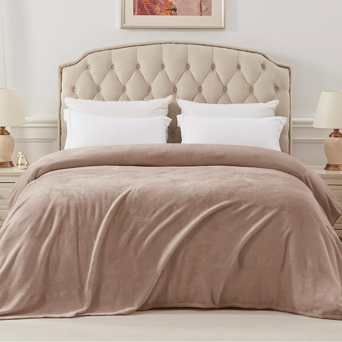 Exclusivo Mezcla Fleece Blanket King Size for Bed, Super Soft and Warm, All Season Use, Cozy, Plush, Lightweight, 90x104 Inches, Camel