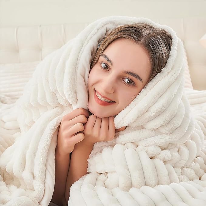 BEDELITE Fleece Queen Comforter Set -Super Soft & Warm Fluffy Cream White Bedding, Luxury Fuzzy Heavy Bed Set for Winter with 2 Pillow Cases