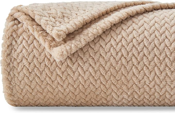NEWCOSPLAY Super Soft Queen Blanket Brown Premium Silky Flannel Fleece Leaves Pattern Lightweight Bed Blanket All Season Use (Brown, Queen(90"x90"))