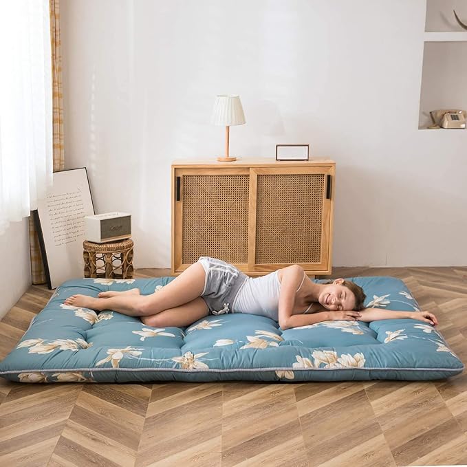 MAXYOYO Floral Printed Rustic Japanese Floor Mattress - Foldable Futon, Roll Up Camping Bed for Adults, Floor Lounger, Couches and Sofas, King Size