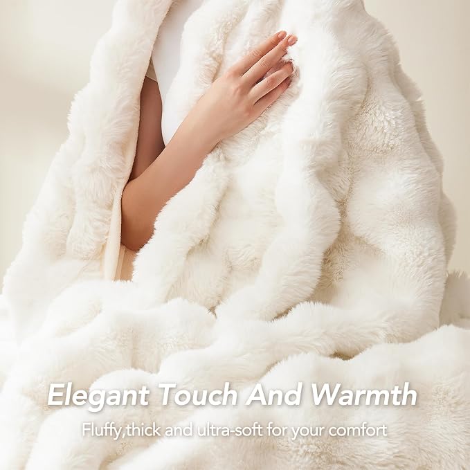 L'AGRATY Faux Rabbit Fur Throw Blanket - Image 6
