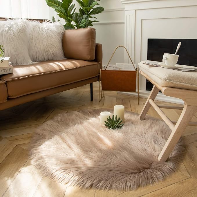 Ashler Faux Fur Rug - Image 3