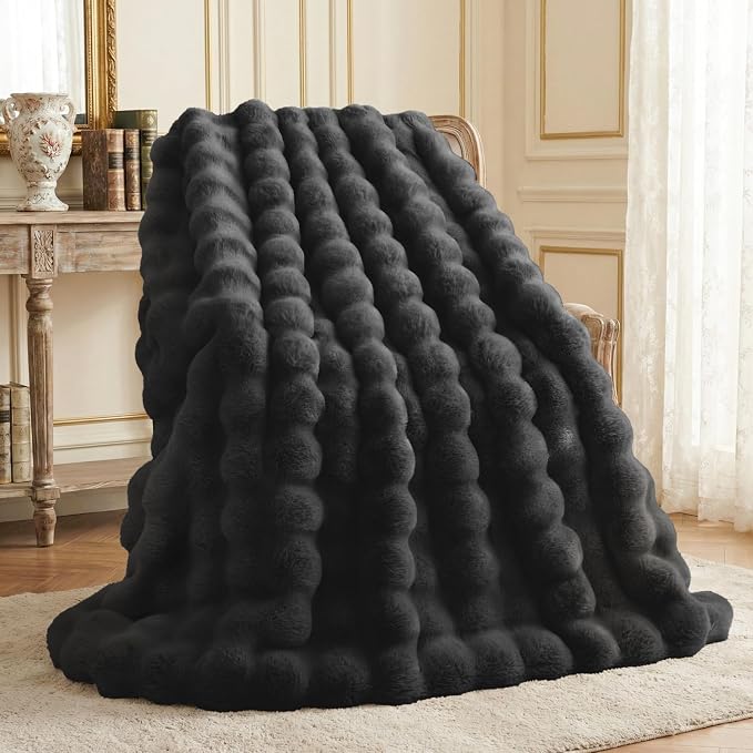 L'AGRATY Faux Rabbit Fur Throw Blanket - Image 6