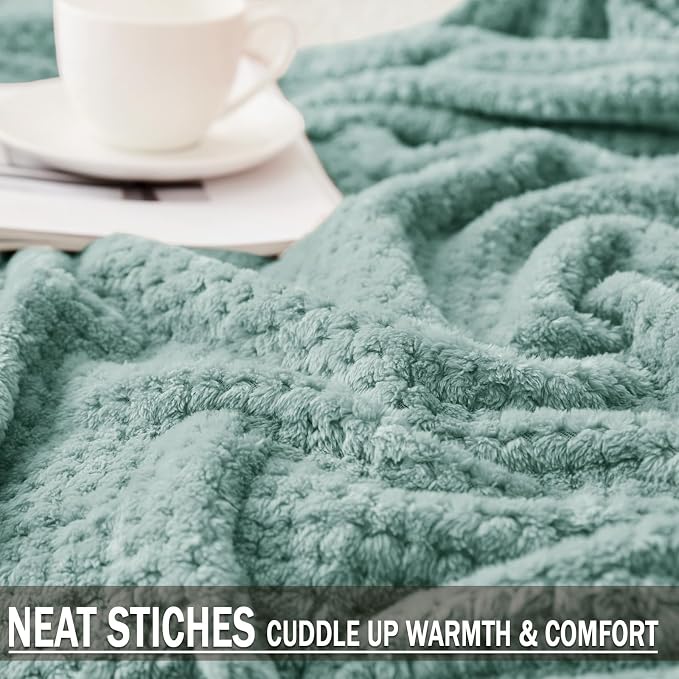 Exclusivo Mezcla Large Waffle Fleece Throw Blanket - Image 5