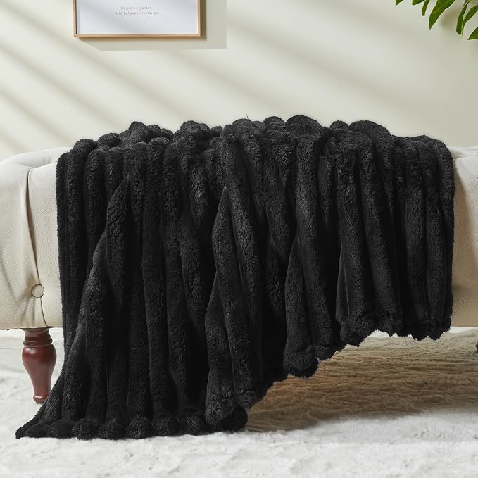 NEWCOSPLAY Fleece Ribbed Cozy Queen Blanket - Image 8