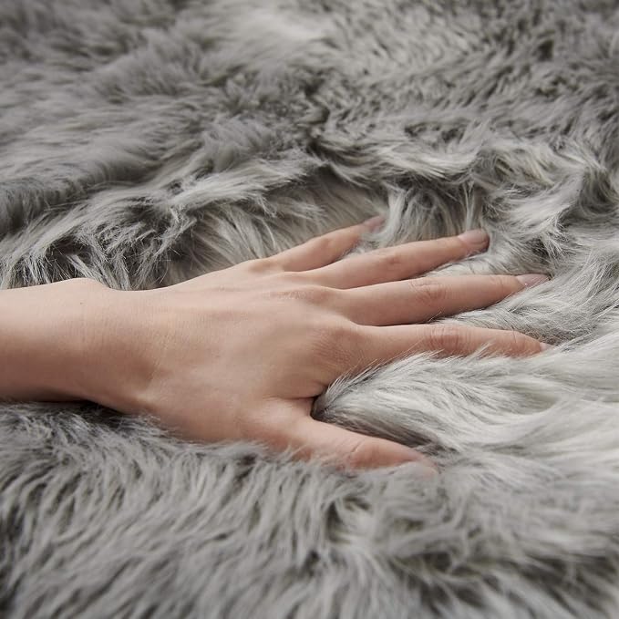 SERISSA 6x9 Fluffy Grey Faux Fur Area Rug - Image 4